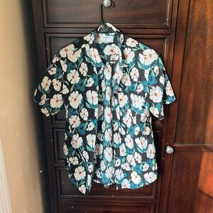 Flowery style collared shirt